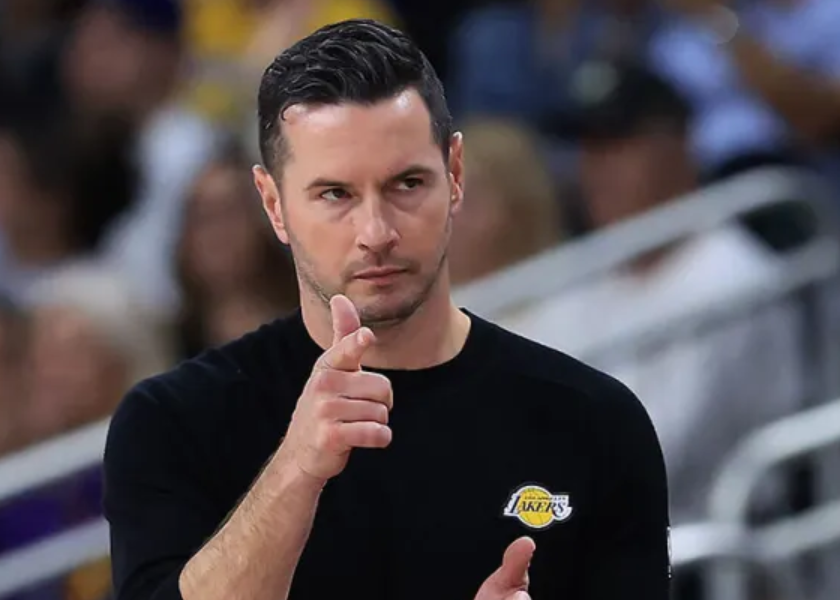 开云网站-湖人防守没救了！资源不够，雷迪克无体系支撑，对手疯狂点东契奇