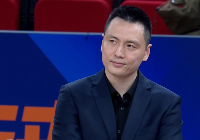 不得不说，卢伟飘了！|上海队|吉林队|上海男篮|比赛|球员_新浪新闻